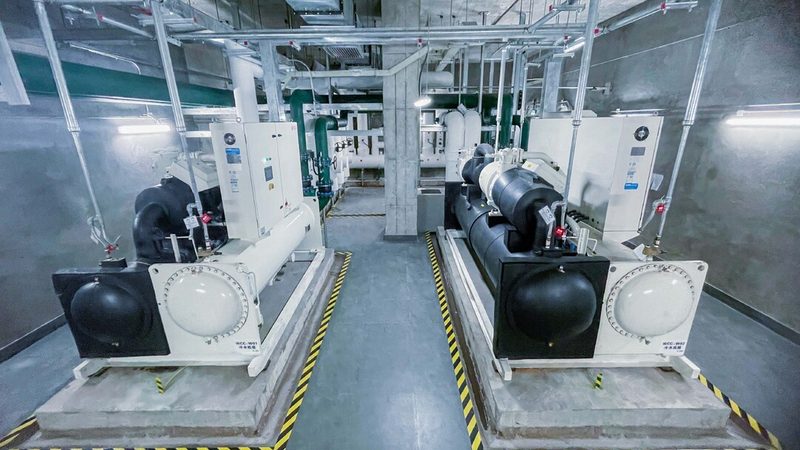 揭秘风冷螺杆式工业冷水机：关键参数解析与应用场景
